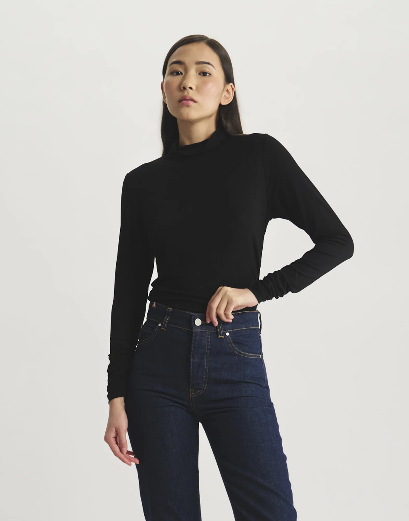 Top Mireille à col roulé en viscose – Image 3